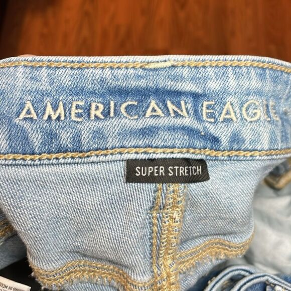 American Eagle Super Stretch highly distressed jean shorts, medium blue denim, 0 - Picture 4 of 5